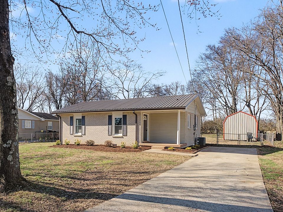1st image of 110 Green Meadow Dr