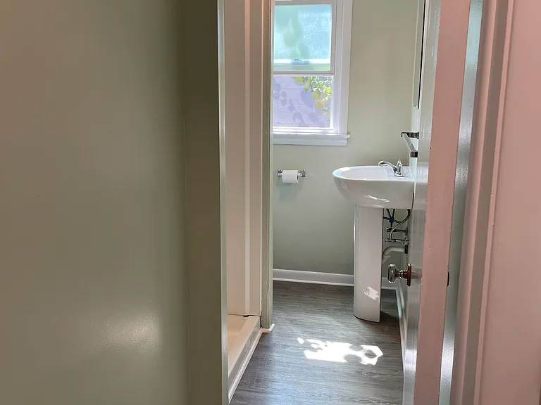 228 Bachtel St SW #3 — Photo 5