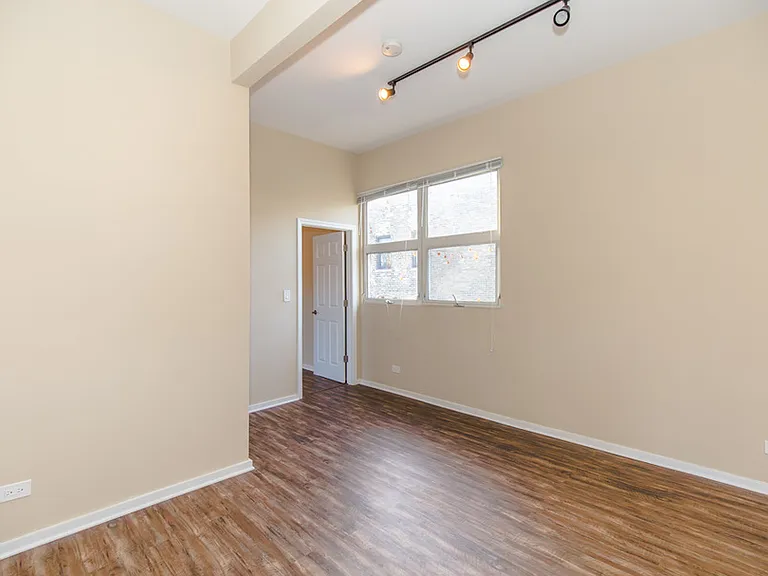 2430 N Clybourn Ave #2 — Photo 10