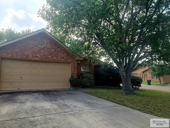 3rd image of 1906 River Oaks Dr