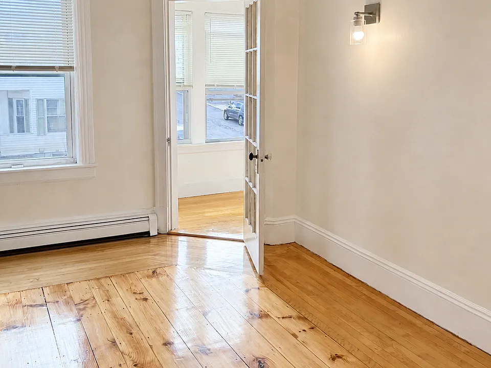 165 University Ave #2