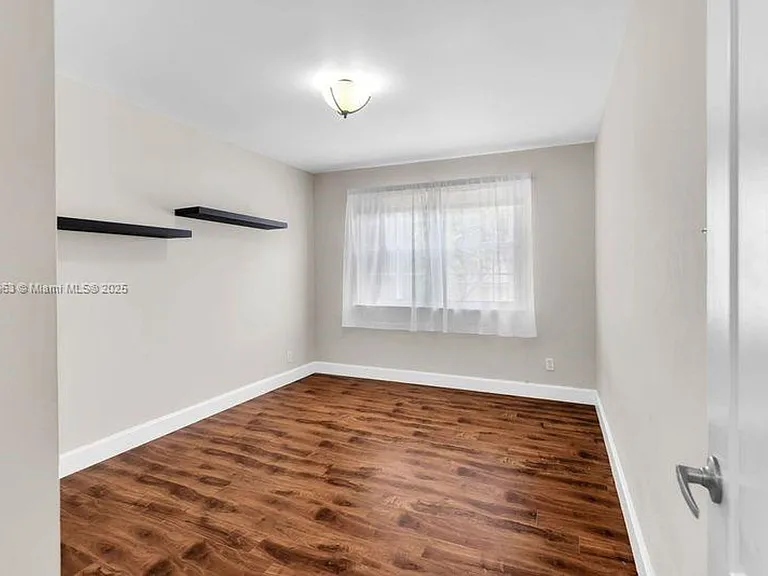 10766 Crescendo Cir #X — Photo 10