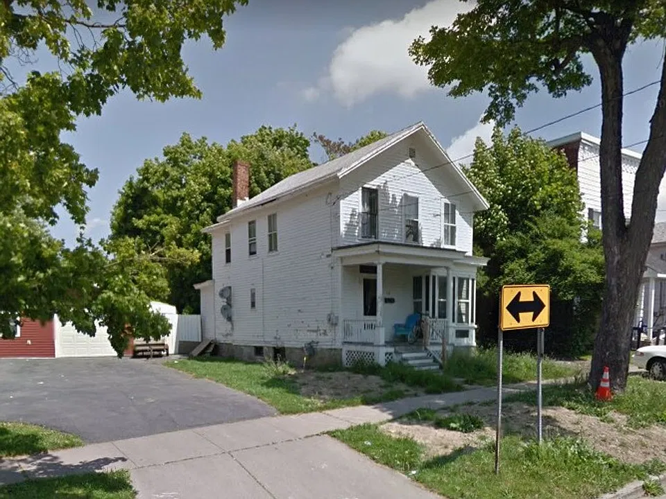 113 W Oneida St