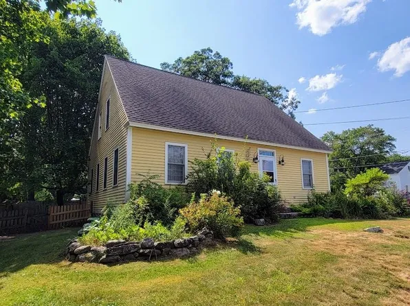 53 Prospect Street, Henniker, NH 03242