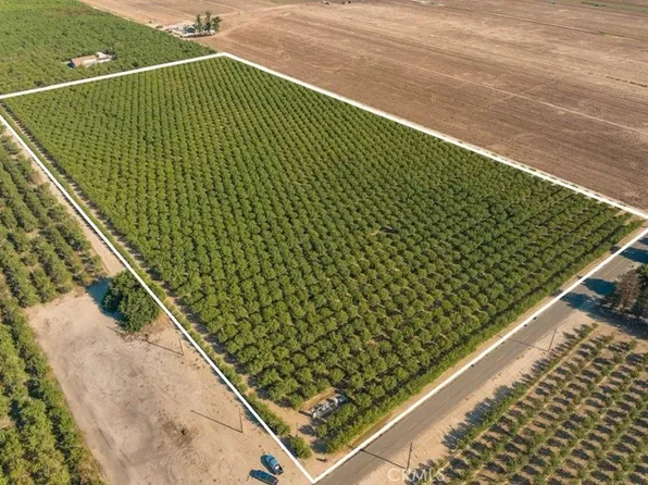1 Longview Rd, Livingston, CA 95334
