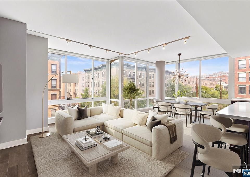 1st image of 1100 Maxwell Lane #433