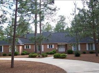 8 Wicker Ln, Pinehurst, NC 28374