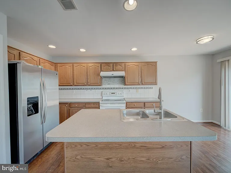 8241 Humphrey Ln — Photo 23