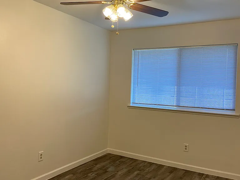212 N Bowser Rd — Photo 9