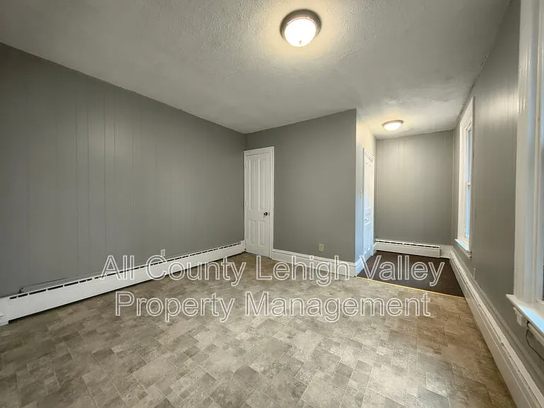 417 N 9th St — Photo 3