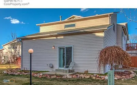 3bed 2 bath End Unit Townhouse Off Bike Path & Next to Park — Photo 3