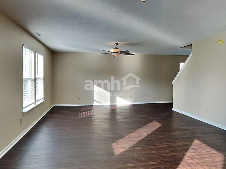 1221 Redwood Dr — Photo 11