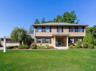130 Viscount Rd, Longmeadow, MA 01106
