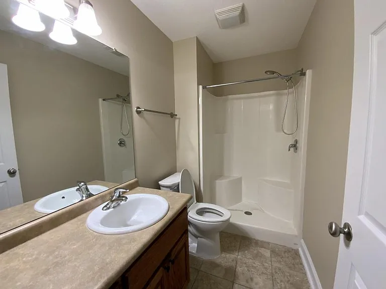 104 Lakeview Commons Dr — Photo 12