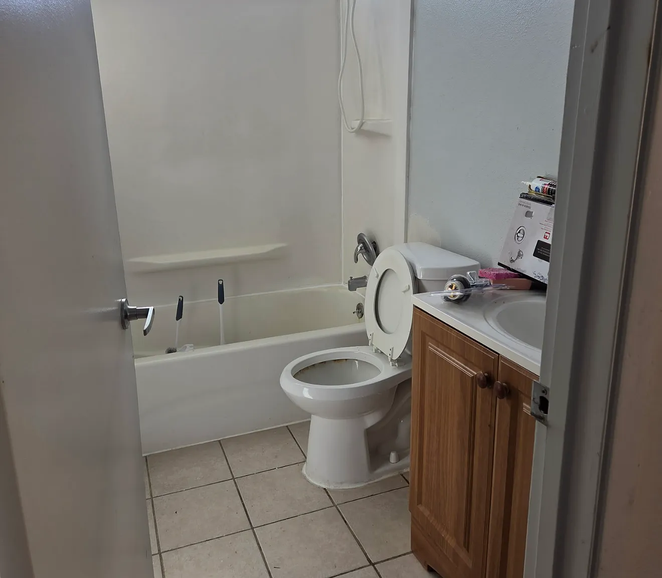 2 bed, 985 sqft, $3,075 — Photo 3