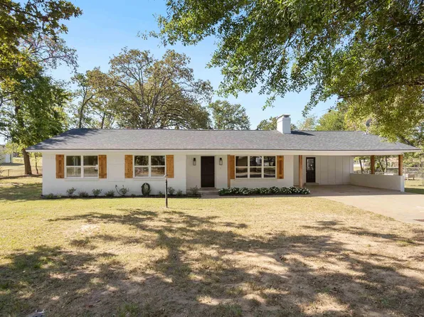 103 Oak Dr, Canton, TX 75103