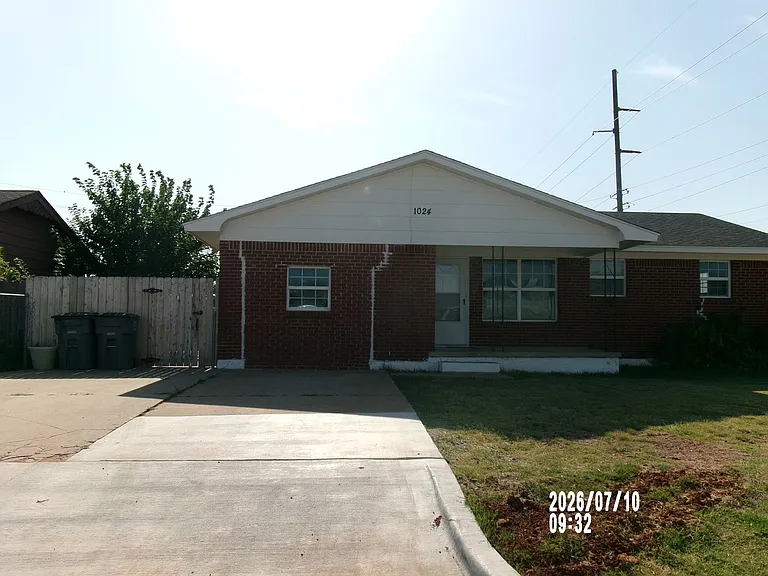 1024 SW 42nd St — Photo 23