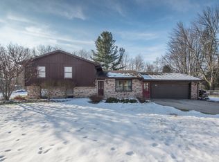 1276 E Red Oak Ln, Midland, MI 48640