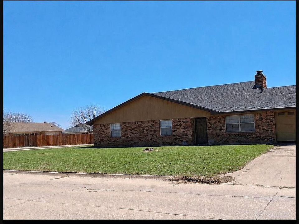1st image of 2911 W Forrest Ave