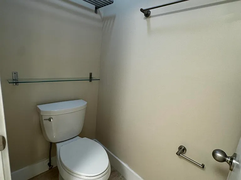 5520 Coach House Cir #G — Photo 25