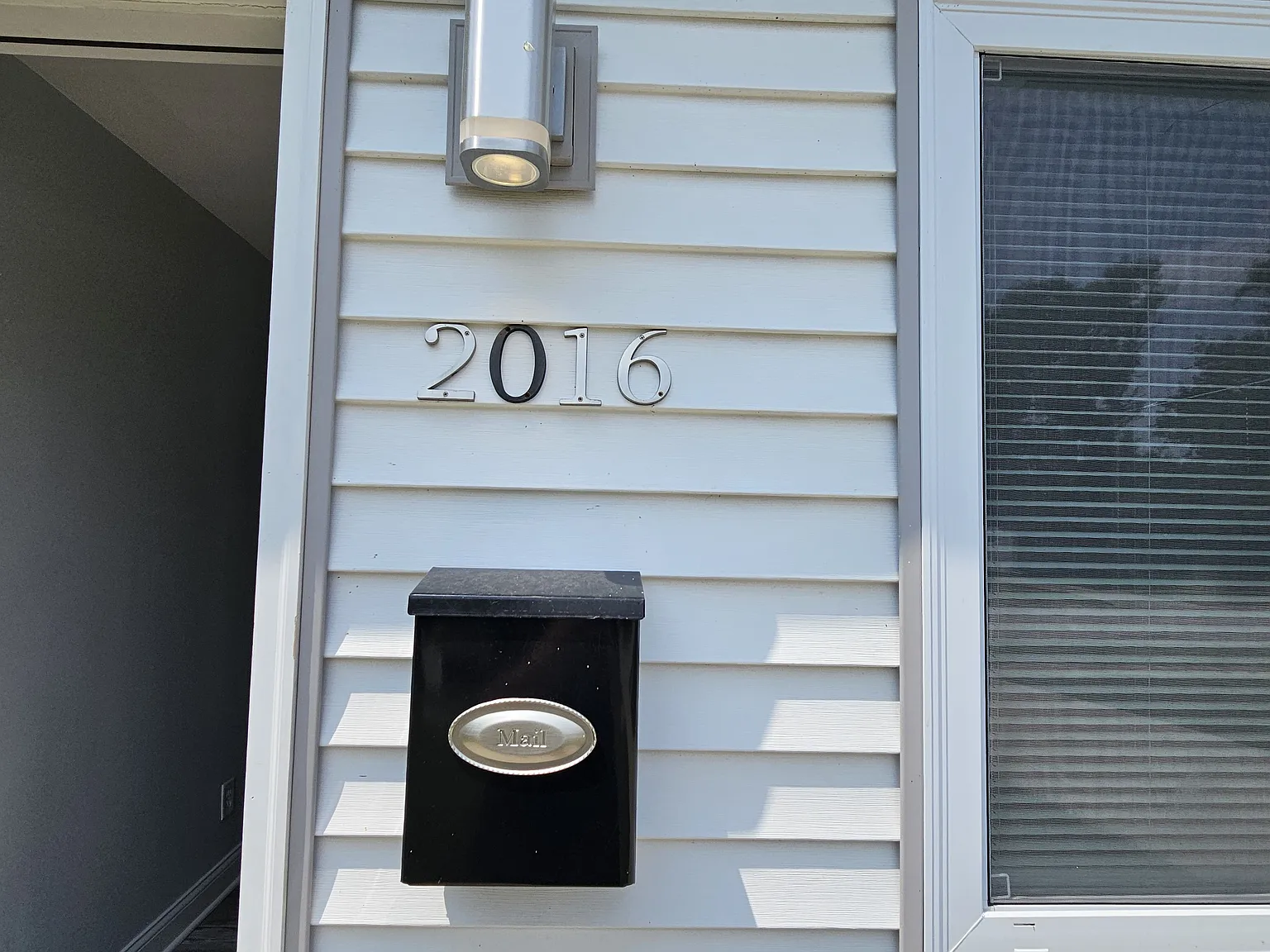 3 bed, 925 sqft, $1,725 — Photo 3