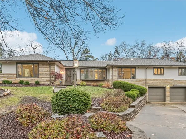 1280 East Dr, Zanesville, OH 43701