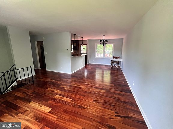 4th image of 6027 Brook Dr