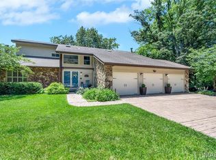 320 Jubaka Dr, Fairview Heights, IL 62208