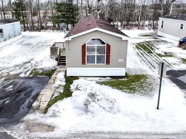 15 Chelsey Ln, Cheboygan, MI 49721