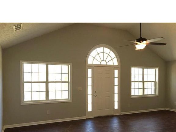 3rd image of 1143 Lavista Dr