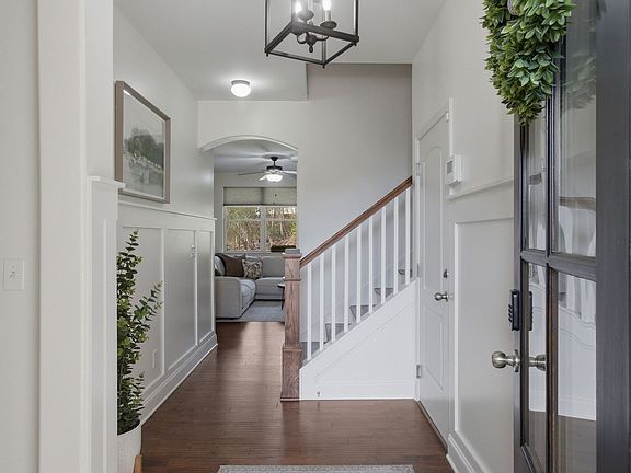 4th image of 1037 Daniel Ln