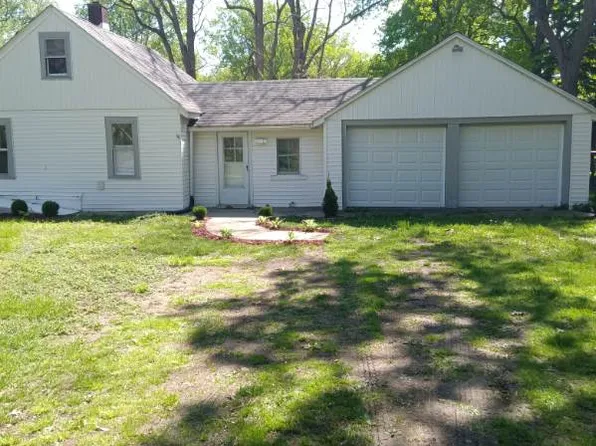 11491 N Main St, Whitmore Lake, MI 48189