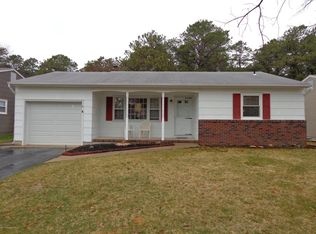 9 Cortlandt Dr, Toms River, NJ 08757