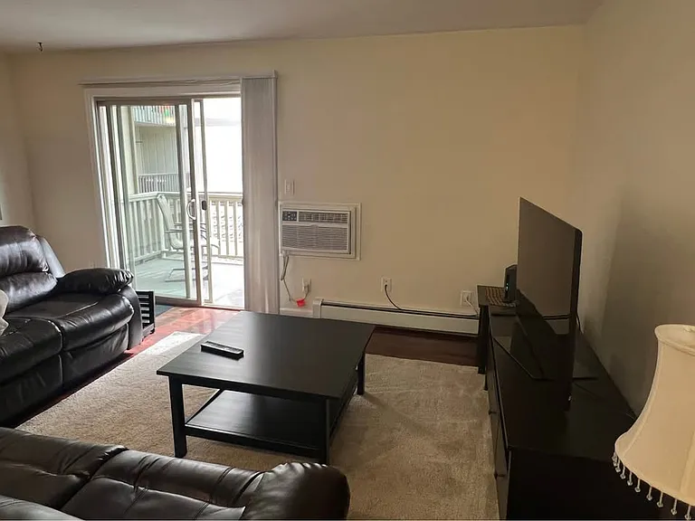 625 Manhattan Pl #208 — Photo 4