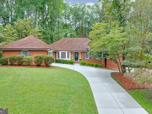 3844 High Shoals Dr, Peachtree Corners, GA 30092