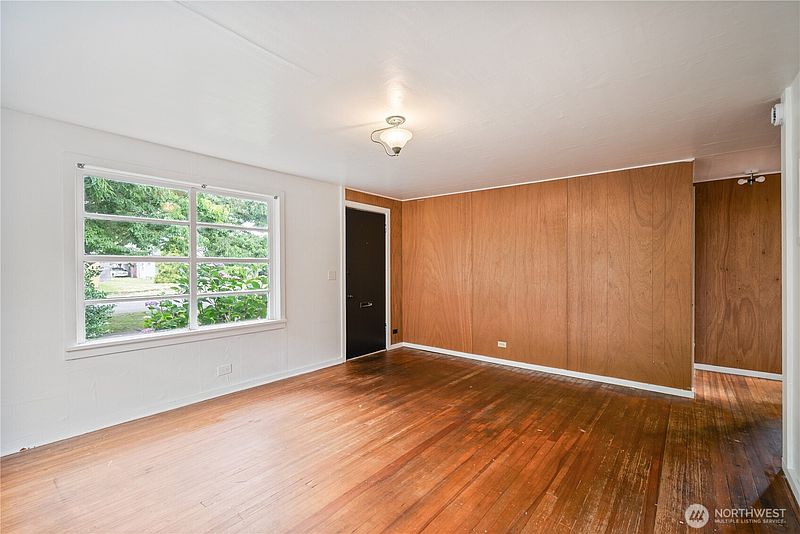 4th image of 1158 10th Avenue