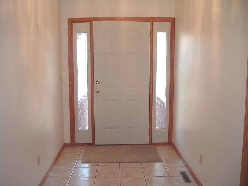 Foyer-Ceramic Tile Flr