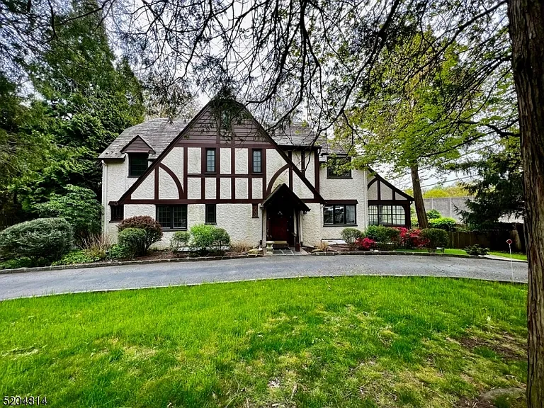 12 Hobart Gap Rd — Photo 4