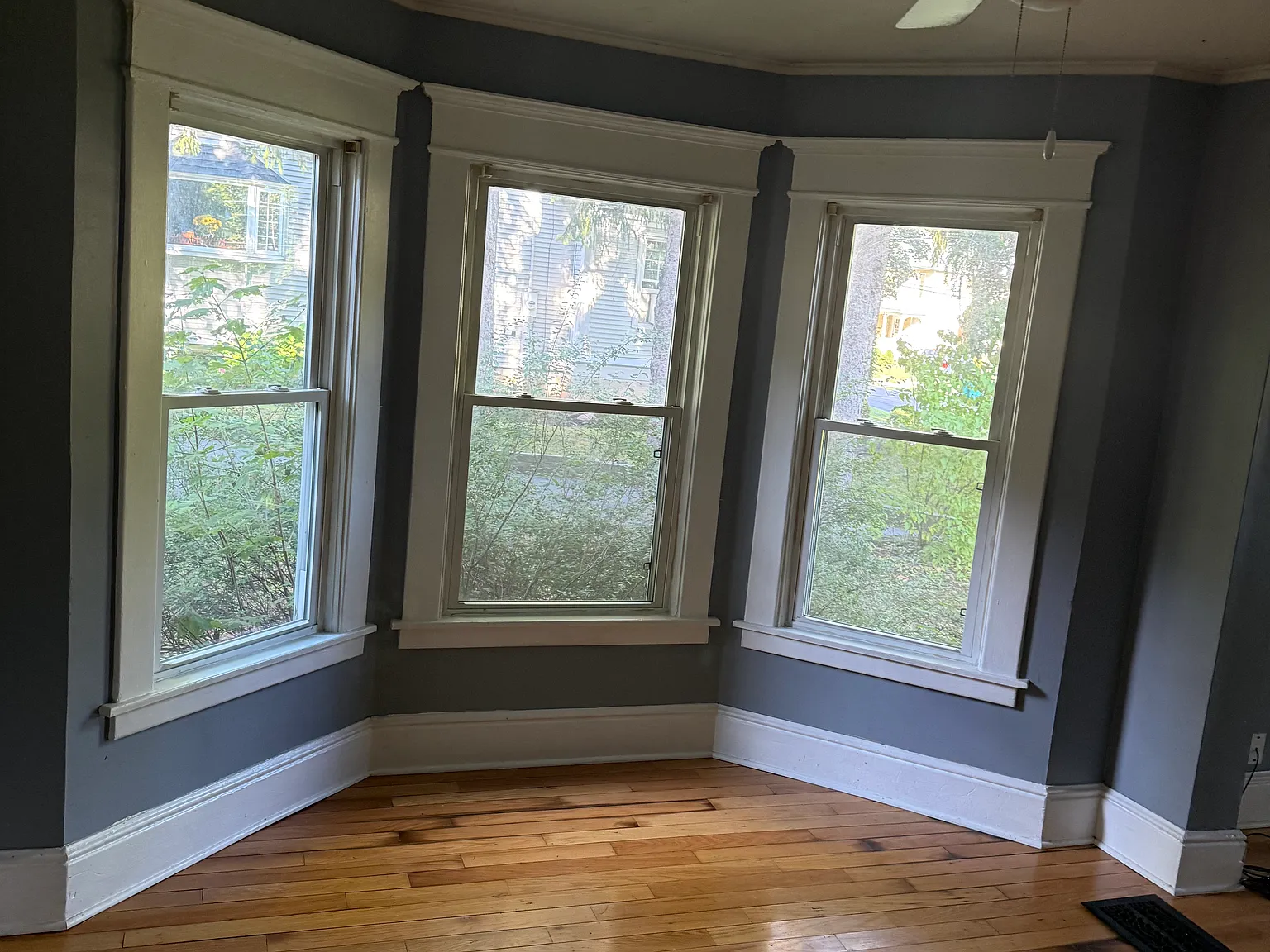 2 bed, 1400 sqft, $1,300 — Photo 2