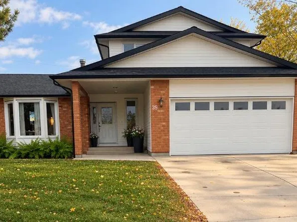 39 NW Lakeview Cres E, Brooks, AB T1R 0L9