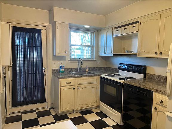 5th image of 1233 Eagle St