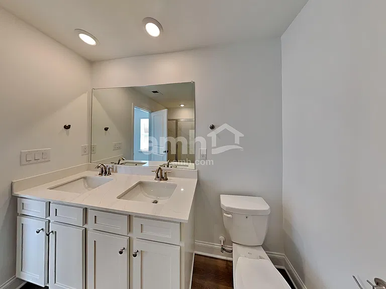 1048 Highland St — Photo 15