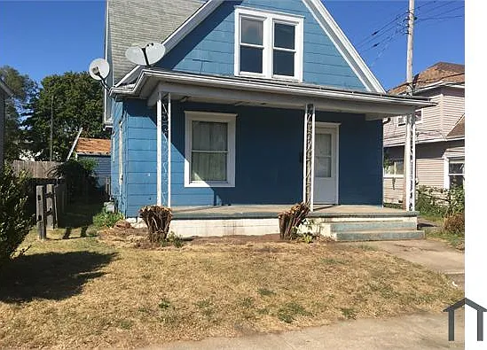 111 E Donald St — Photo 3