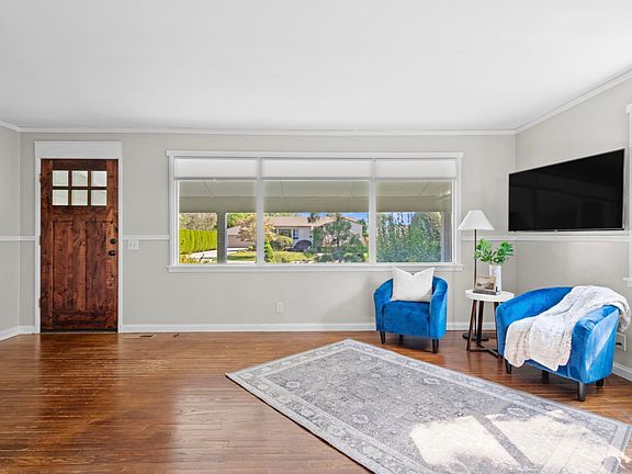 4th image of 76 Willis St
