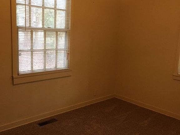 4th image of 1613 Beauford Pl