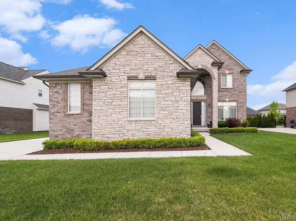 54615 Deadwood Ln, Shelby Township, MI 48316