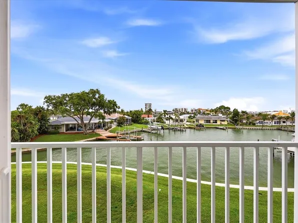 610 ISLAND WAY #201, CLEARWATER BEACH, FL 33767