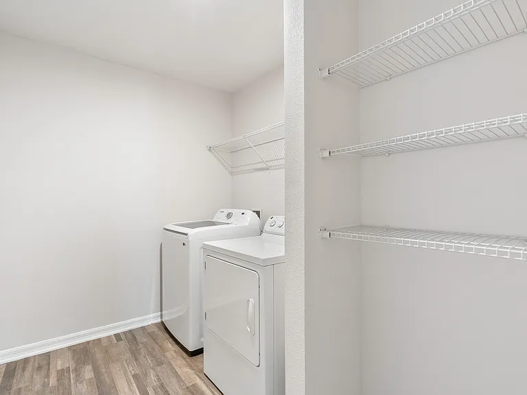 1463 Swan Ct — Photo 11