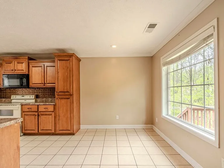 33 Rustic Bridge Dr — Photo 5