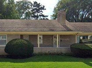 1071 Carr St, Elgin, IL 60123